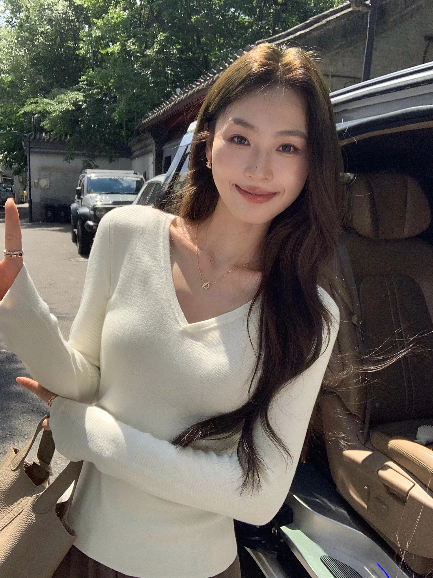 Pusumede Minimalist Commute Autumn Winter V-neck Long Sleeve Knitted Sweater Women Slimming Elegant Base Shirt Top
