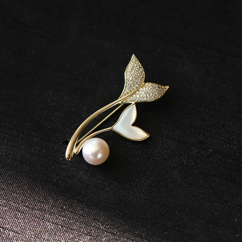 2023 New Pearl Rhinestone Fishtail Brooch for Women Baroque Pearl  Brooches Pins Party Wedding Gifts Clothing Accessories