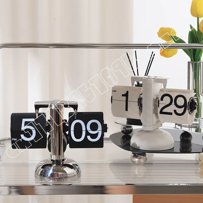 Automatic page turning clock, living room TV cabinet, home decoration ornament, simple small balance, mechanical desk clock