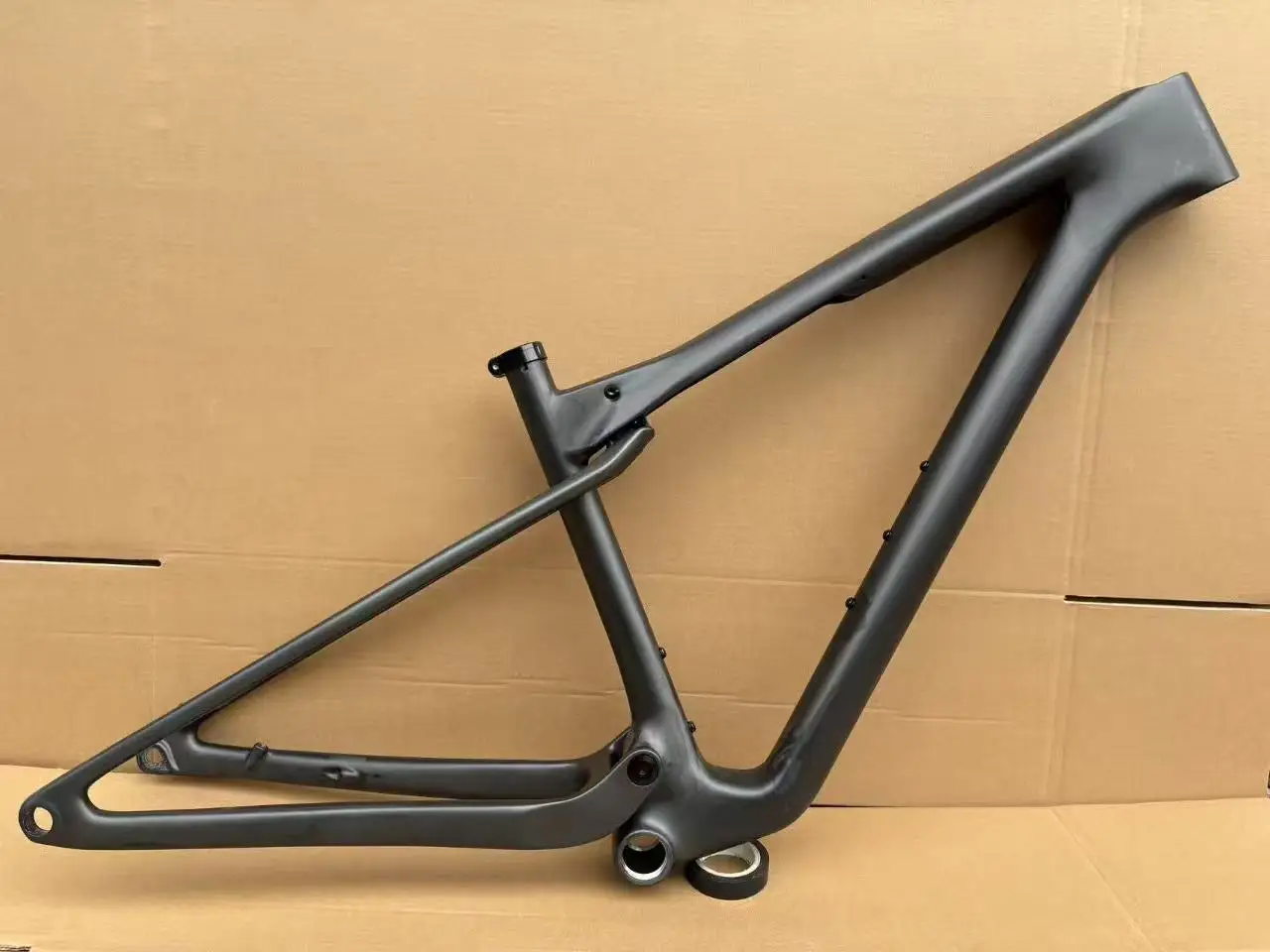 

Full Carbon Fiber T1000 Ultra-Light Ultra-Hard Mountain Off-Road Soft Fork XC EPIC with Hidden Rear Splash Plate and 29er Suppor