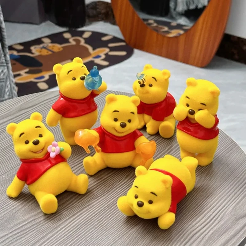 本物のトプトイ くまのプーさん ハッピー エブリデイ シリーズ ブラインドボックス トレンディ プレイ フロッキングモデル ドール デコレーション コレクション ギフト