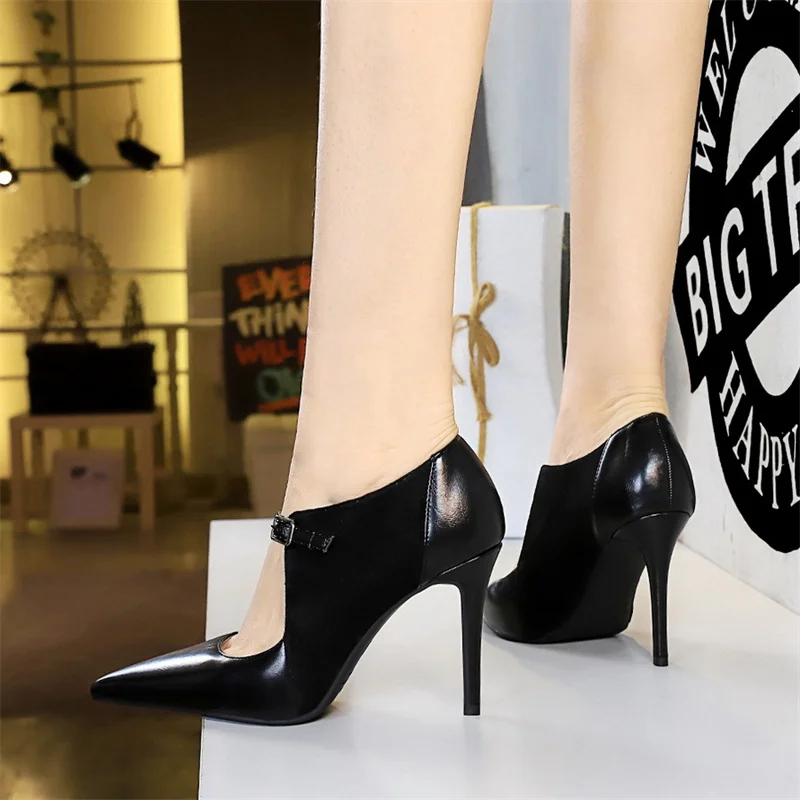 2024 Retro Elegant Pointed Head Deep Mouth High Heels Matte Leather Splicing Hollow Women Pumps Black Prom Dress Shoes