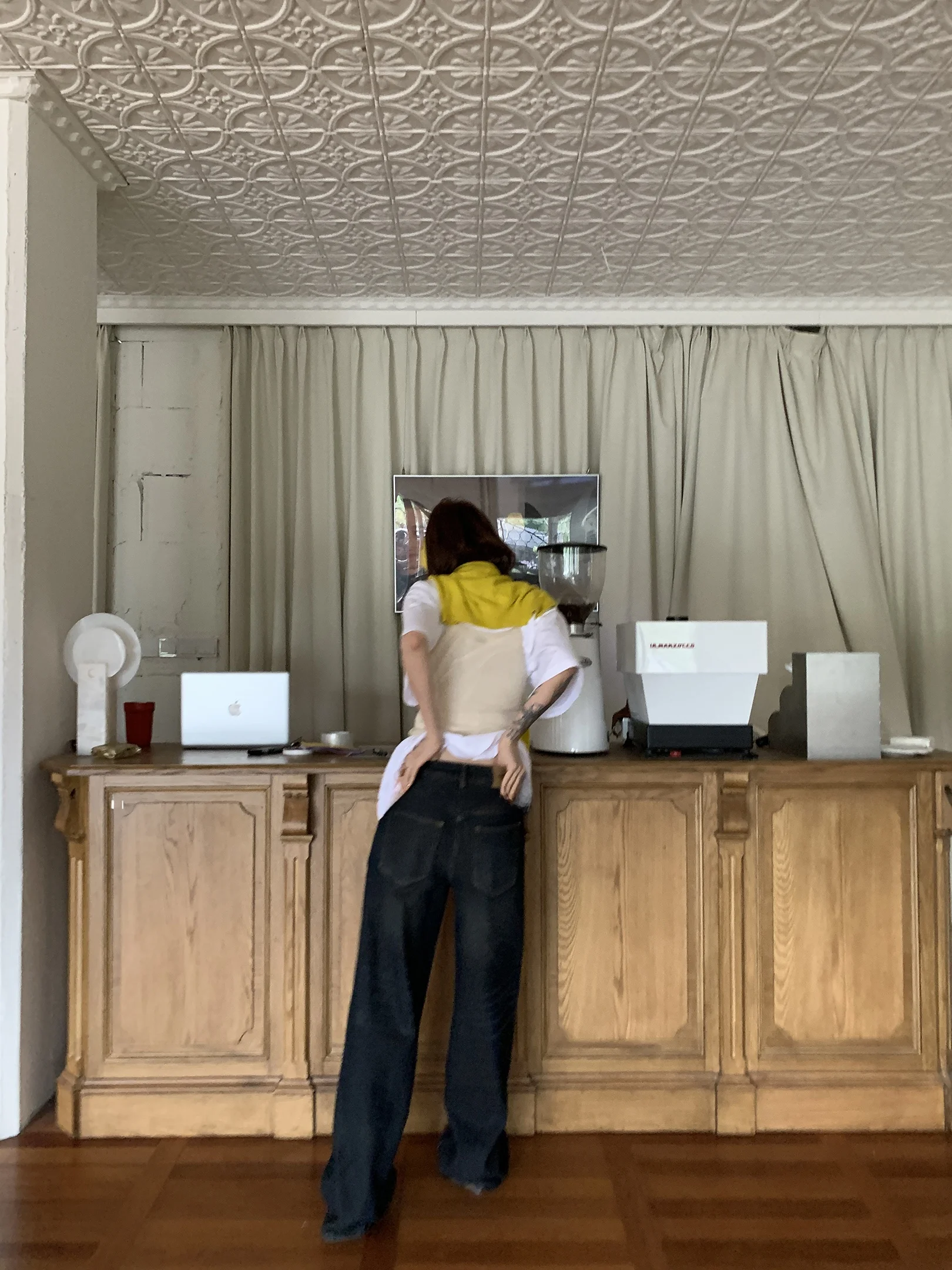 

Низкая талия, текстурированная ткань, прямые повседневные джинсы, женские зимние свободные утягивающие футболки, синие хлопковые джинсовые брюки