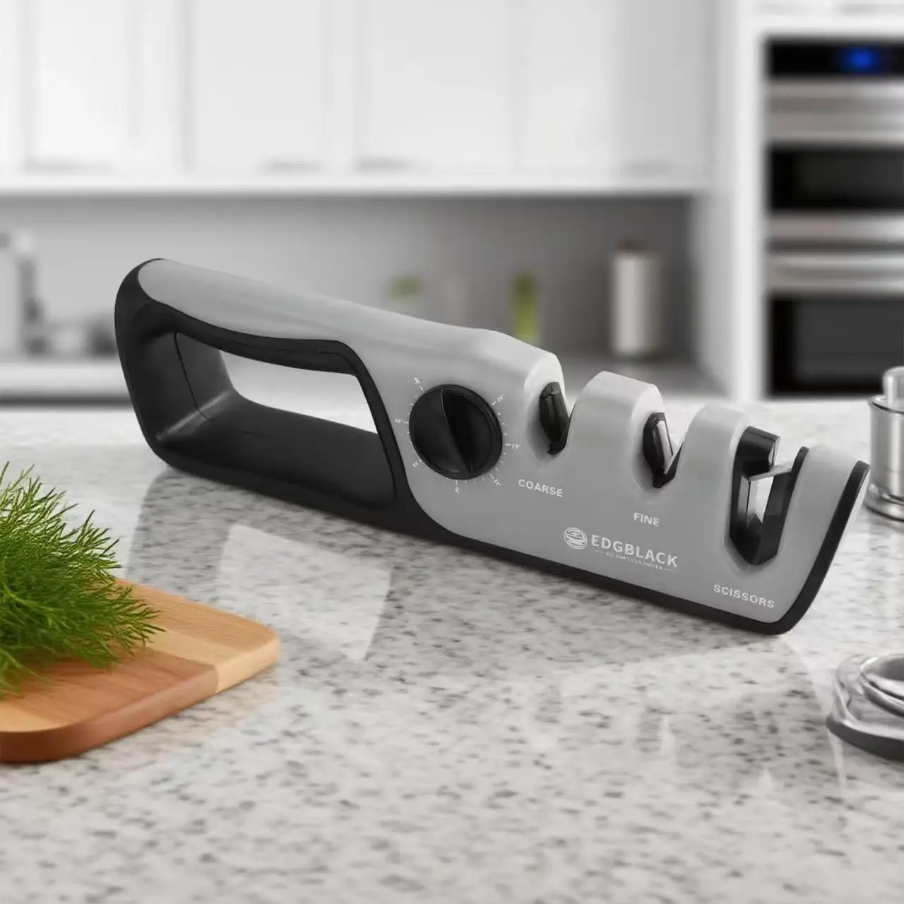 

1pcs brand：KOVOKI 3 Stage Professional Knife Sharpener Tungsten Manual Knife Sharpener Fixed Angle Kitchen Sharpening Tools