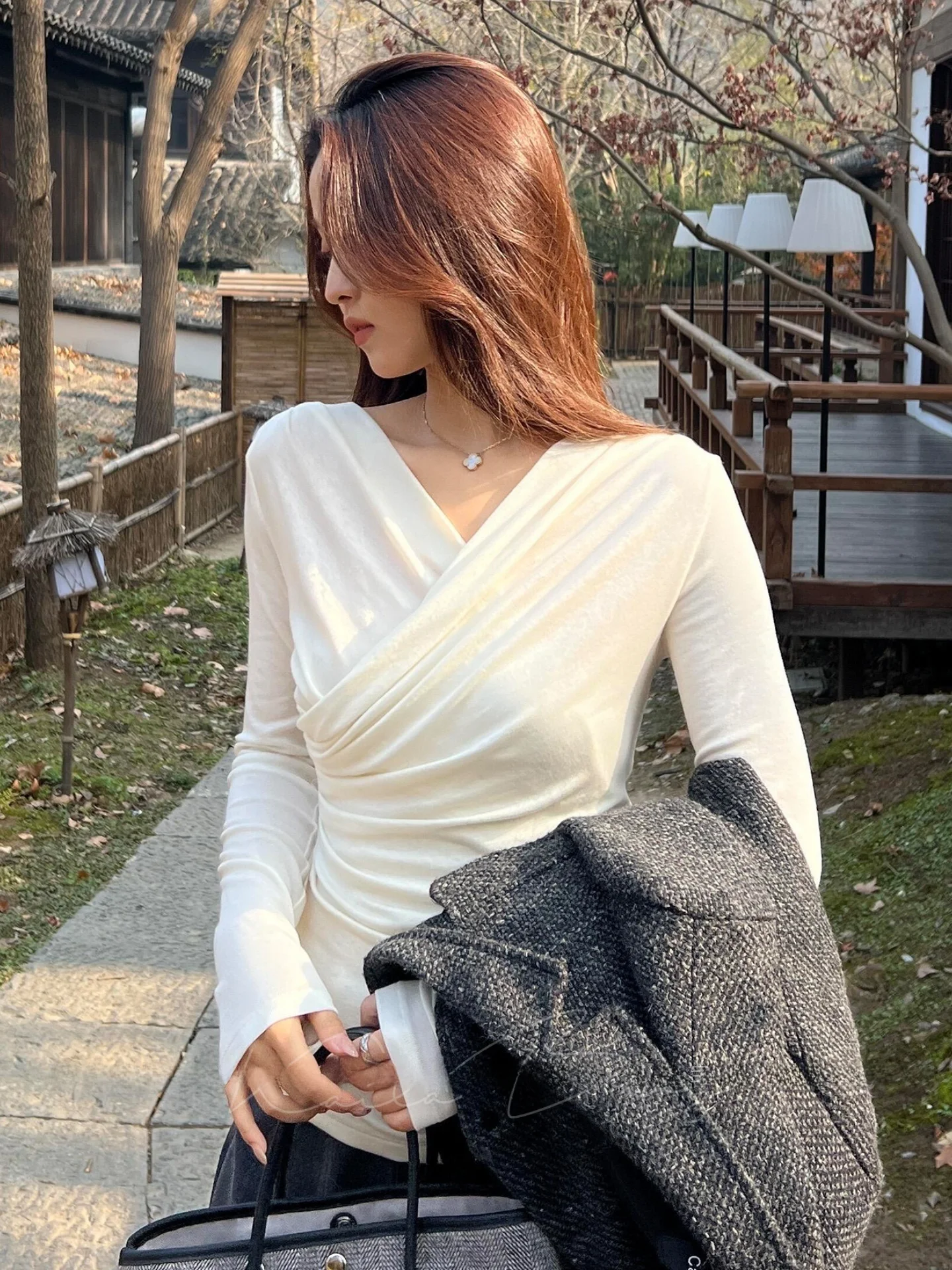 

Шерстяной вязаный свитер с V-образным вырезом и длинными рукавами для женщин, осенне-зимний, с эффектом утяжки талии, универсальный базовый топ