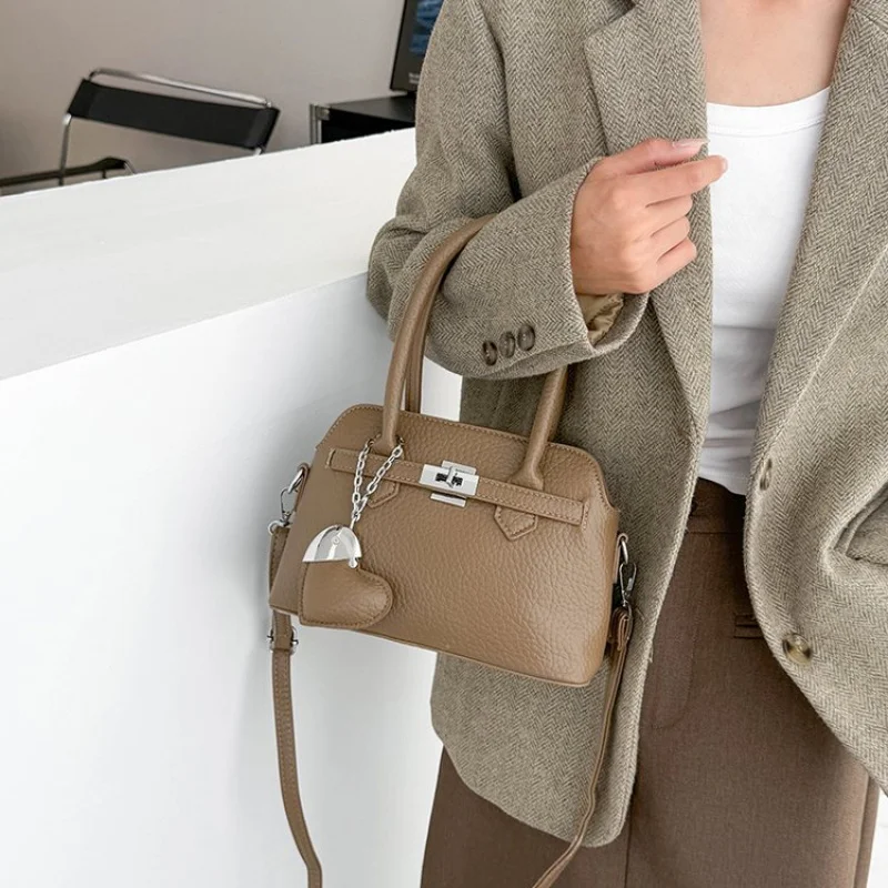 

Fashionable Women's Handbag Made Of Premium Leather Boasting Famous Designer Inspired And Casual Vintage Style​
