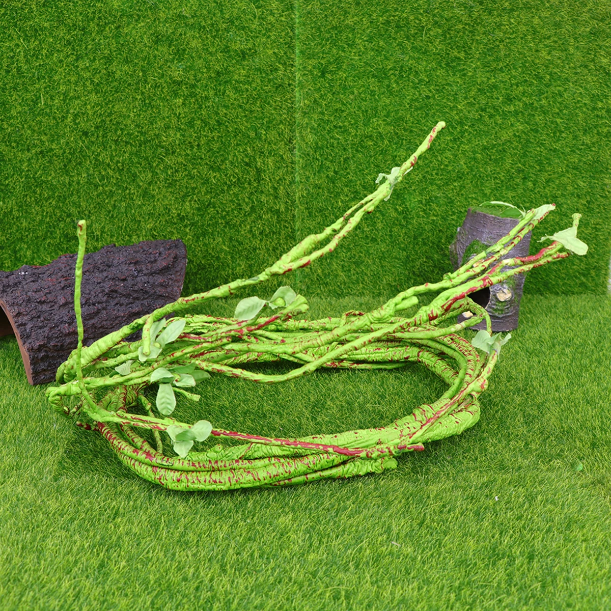

Artificial Vines Simulated Plant Rattan Faux Outdoor Plants Tortoise Habitat Green Hanging Decor Garland Pet Box Landscape