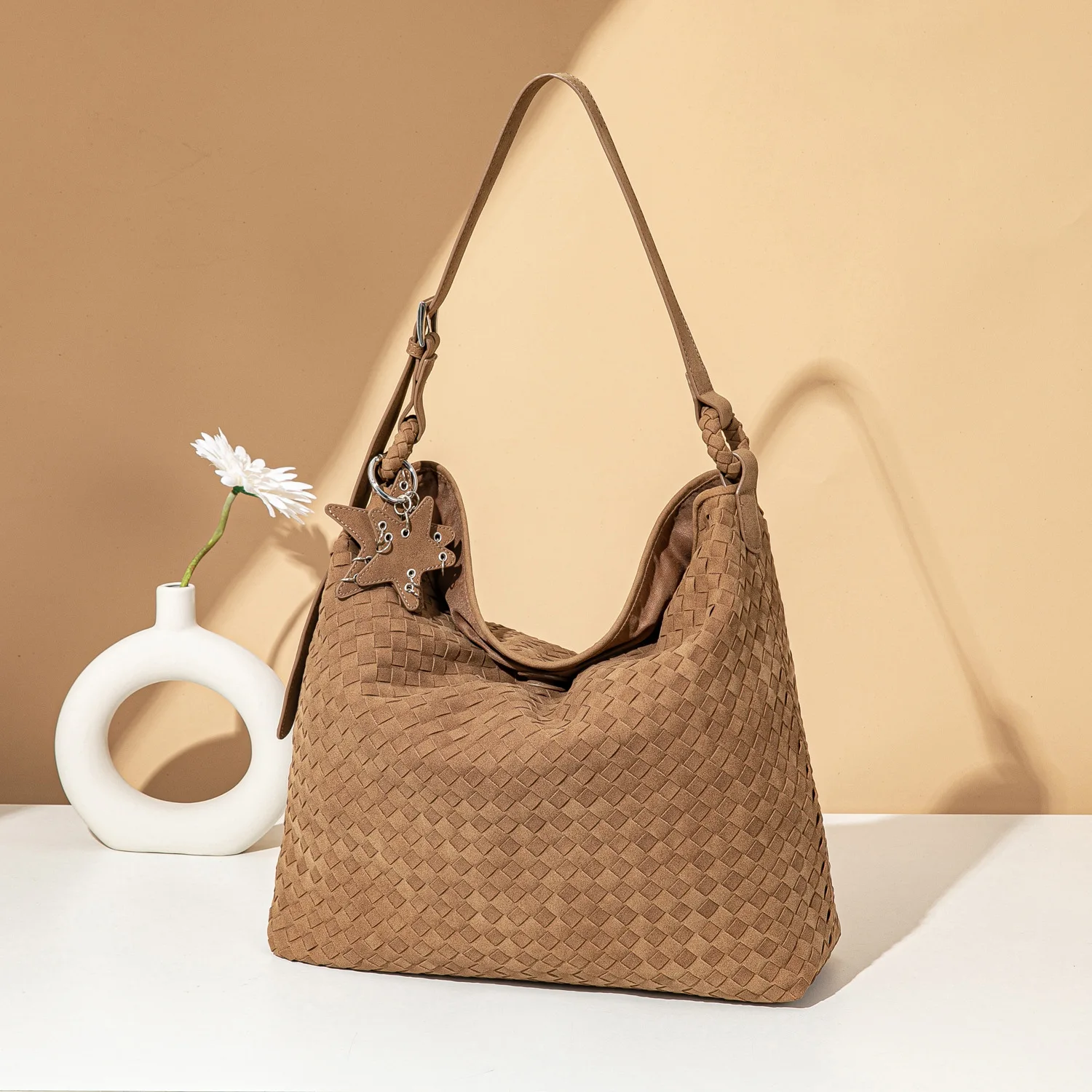 

Suede Woven Bag: Trendy Design, Minimalist Style, Versatile Commuter Crossbody Bag with Large Capacity