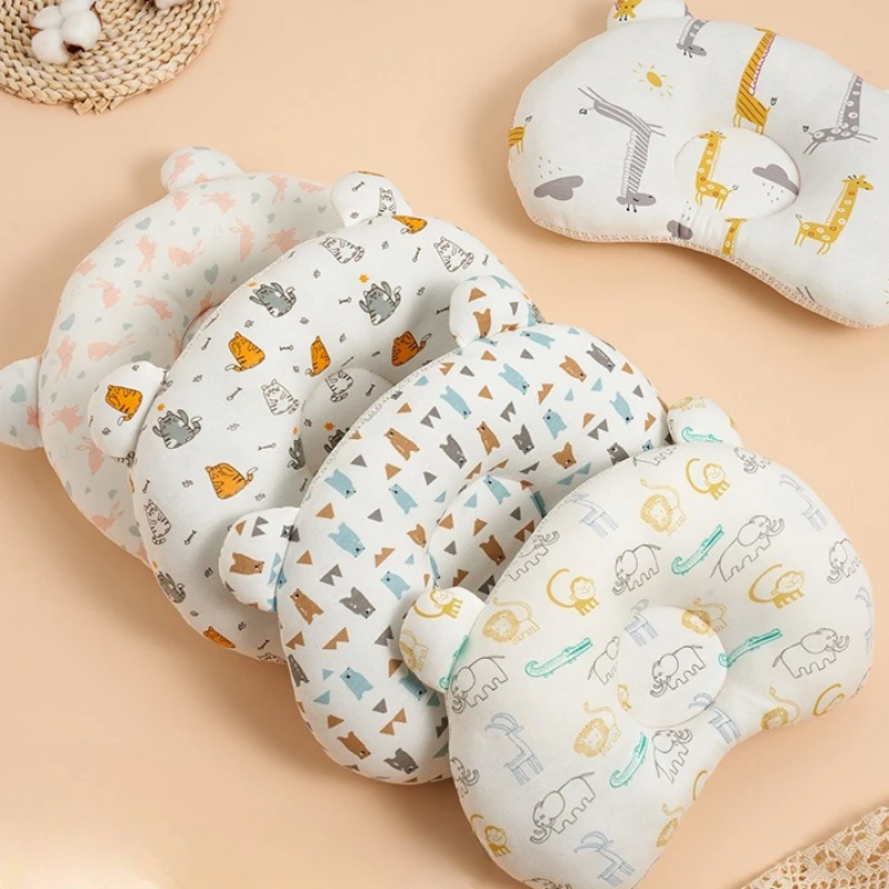 travesseiro-modelador-de-cabeca-de-bebe-kawaii-design-respiravel-anti-rolo-para-recem-nascidos-almofada-de-suporte-de-pescoco-com-capa-de-algodao-fofa-de-desenho-animado