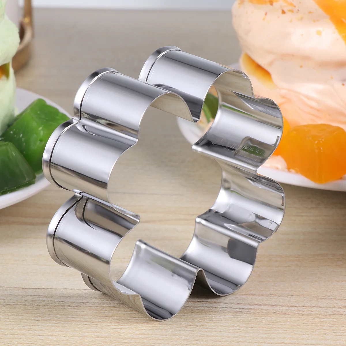 

5Pcs Four Clover Shaped Cake Mold Sturdy Stainless Steel Biscuit Mold for Baking Muffin Cupcake Mini Dessert Kitchen Use