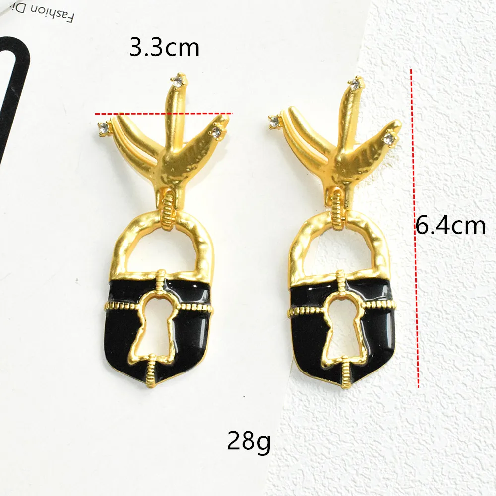 Vintage Übertriebene Metall-Ohrringe mit Schwarzem Emaille-Schloss für Damen, Modeschmuck, Trendige Statement-Kleidungsaccessoires – Detail 3