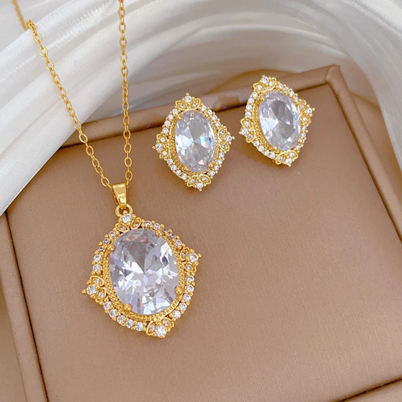 

High-quality Temperament Light Luxury Full Of Zirconium Heavy Industry Real Golden Copper Micro-inlaid Earrings Necklace Set