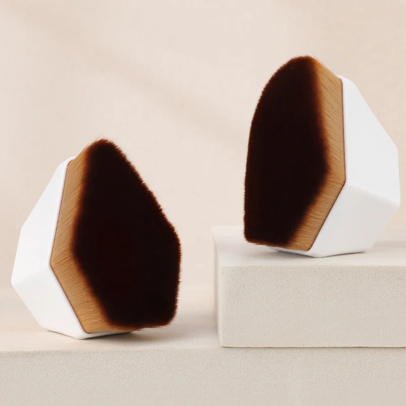 55No.6Convenient Foundation Brush, Easy to Apply Makeup, Non-Powder Absorbing, Non-CakingBBCream Brush Storage Box In Stock