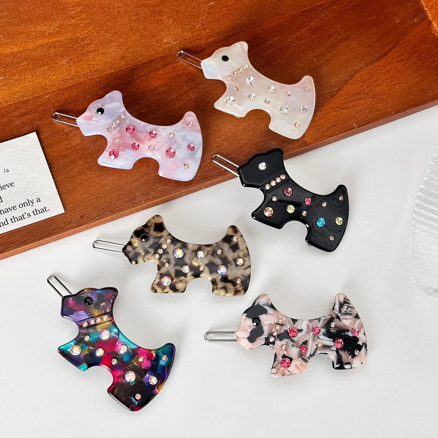 

Dowell High-end Acetate Small Clip With Full Diamonds On The Side Of The Puppy Hairpin