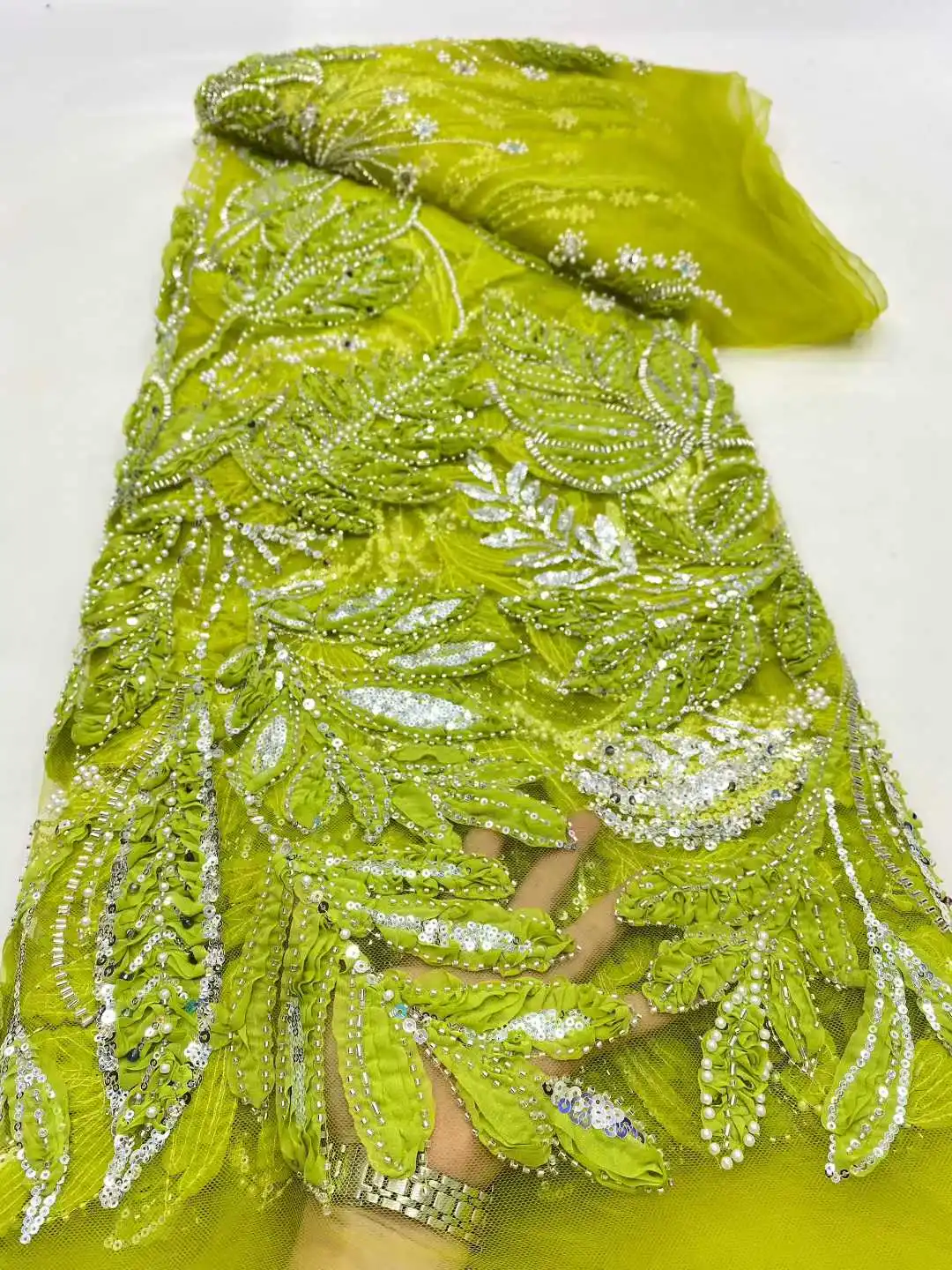 

Luxury Handmade Beaded Lace Fabric with Sequins 3d France Mesh Lace Fabric High-End Elegant Nigerian for Wedding Dress