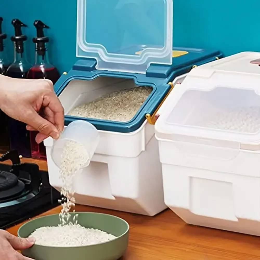 حاوية تخزين الحبوب 25 رطل سلة أرز محكمة الغلق مع عجلات قفل الختم غطاء تخزين أغذية الحيوانات الأليفة خالية من مادة BPA مع مغرفة كوب قياس