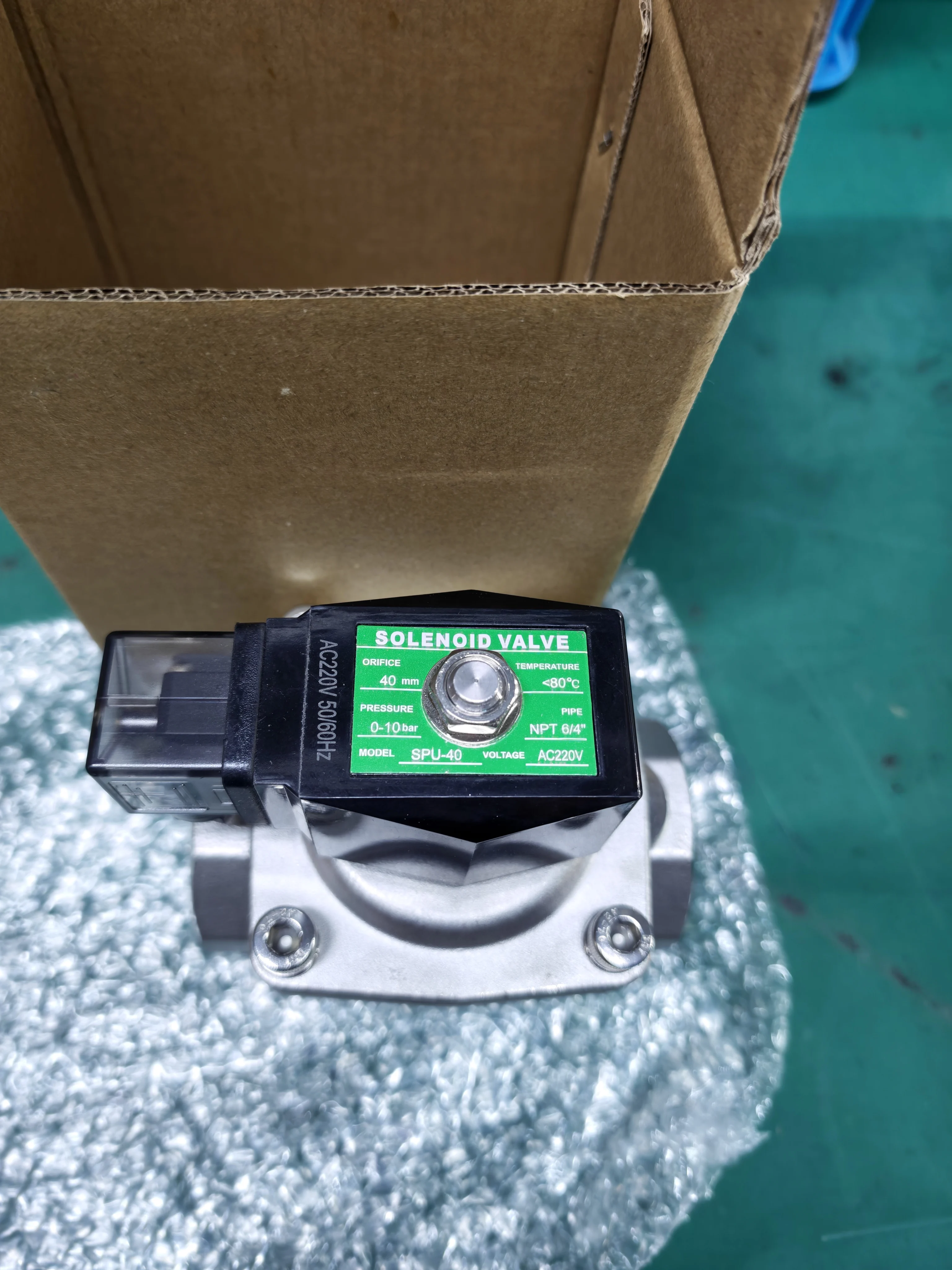 

0-10bar Normally Closed AC220V DN40 Connection Size SS304 Material Solenoid Valve for Water Treatment System