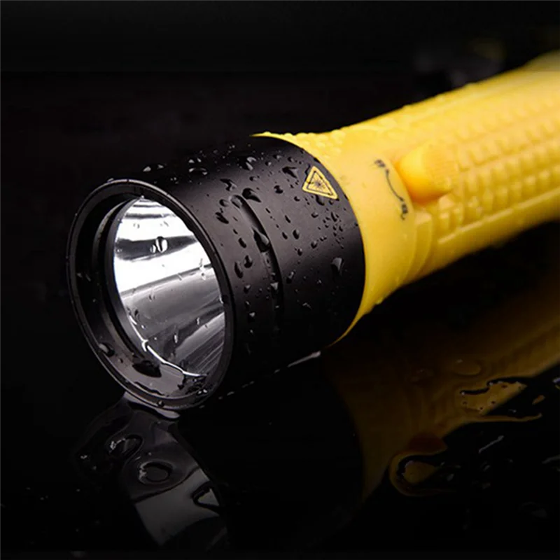 Diving Flashlight 1000LM LED Focused Long Lasting Waterproof Night Diving Fishing IPX8 Underwater Light, Yellow Light