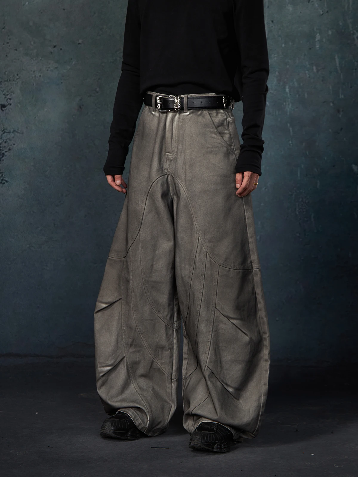 

Специальный дизайн, темные ретро потертые грязные потертые джинсы, свободные широкие брюки Machete с перетаскиваемым хвостом