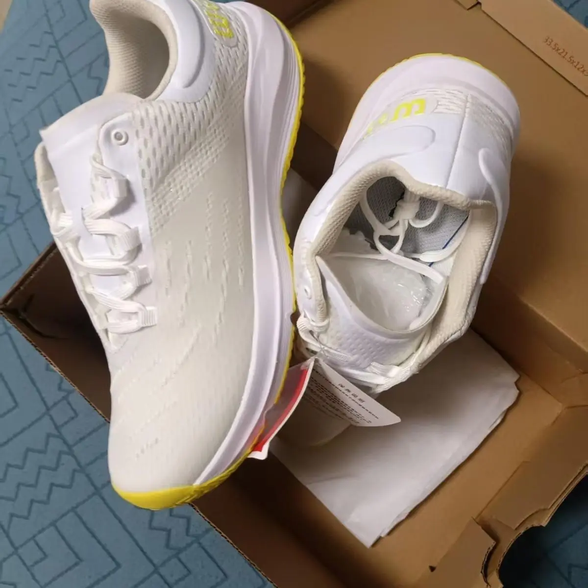 Men's and Women's Table Tennis Shoes Outdoor Breathable Match Training Shoes Handball Shoes Outdoor Volleyball Shoes