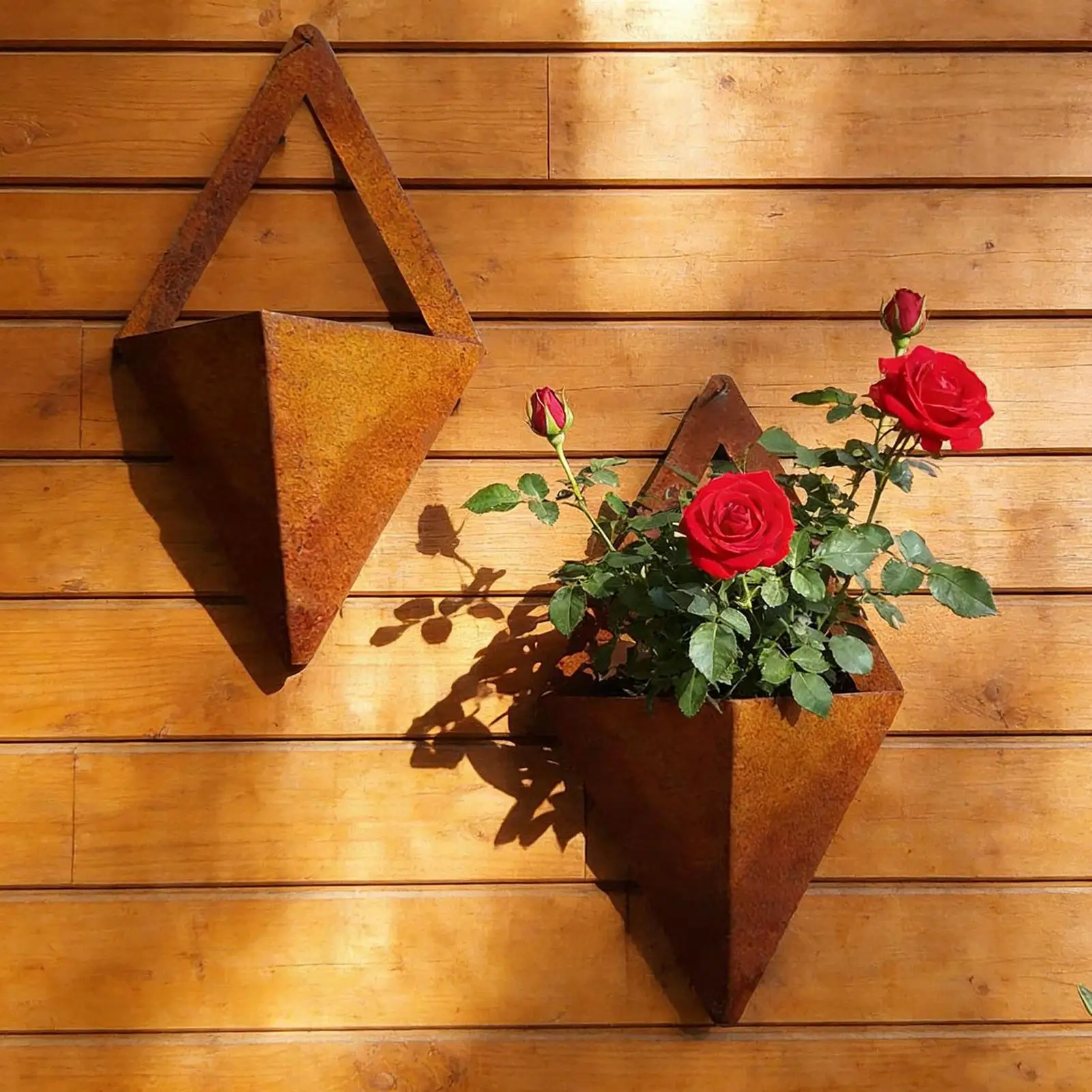 Wall Vases Metal Geometric Vintage Pot Decor Wall Hangable Planter Container For Home Garden Flowers Plants Window Door Patio