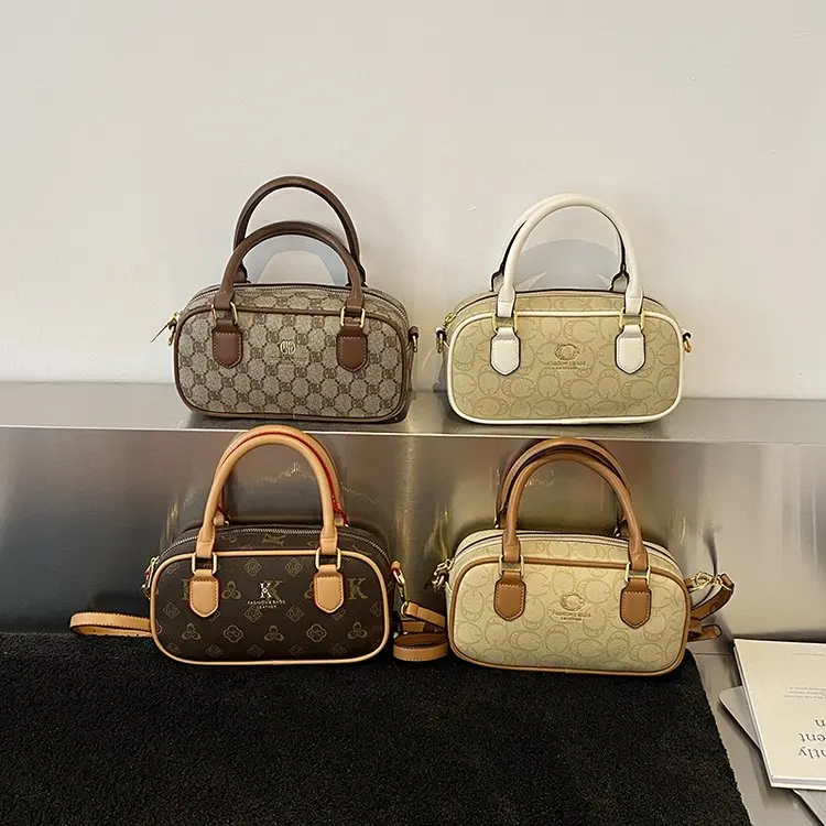 

2025 Summer New Zipper Shoulder Messenger Handbag Khaki with Brown Boston Bag
