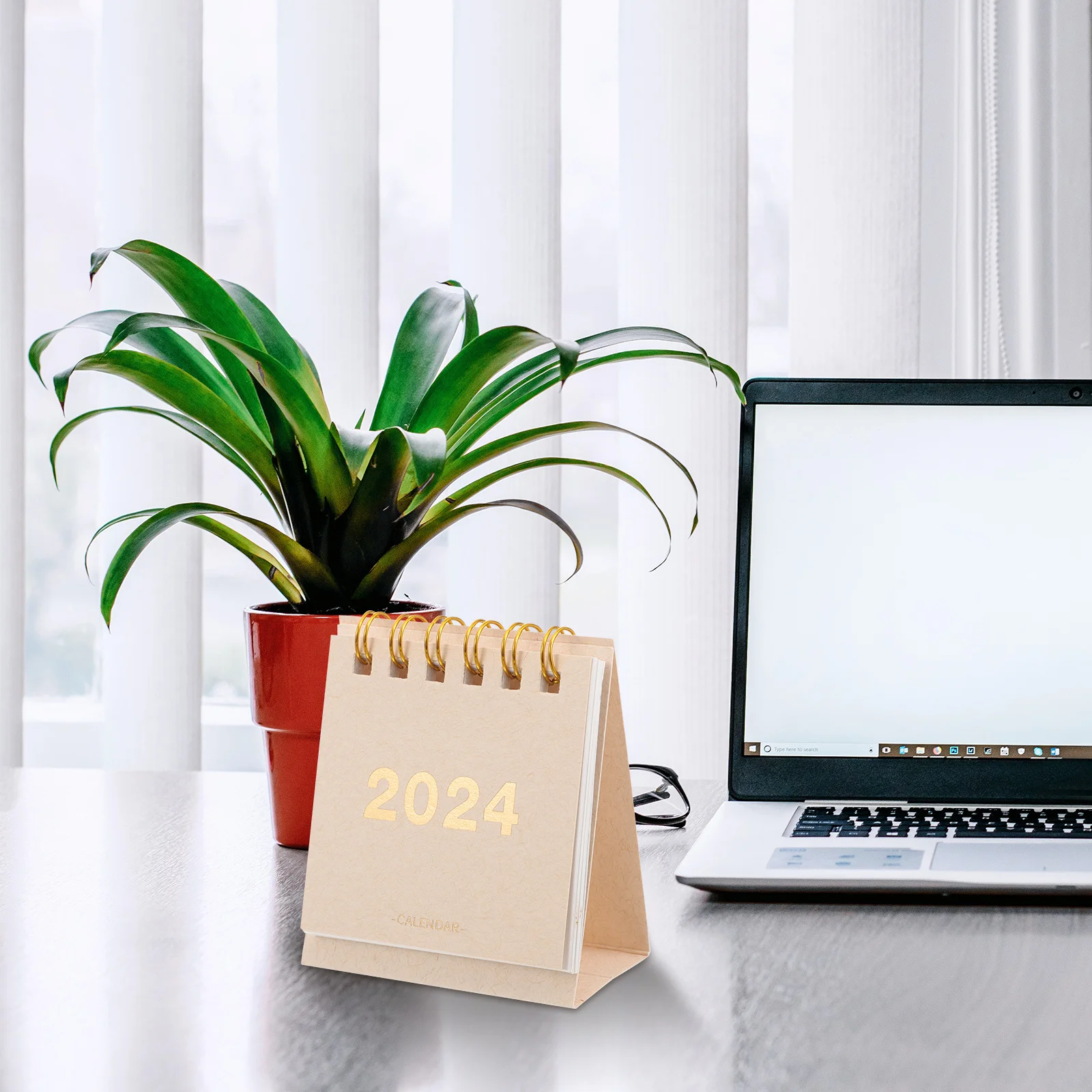 

Daily Calendar for Small Desktop Standing Dormitory Monthly Flip Calendars
