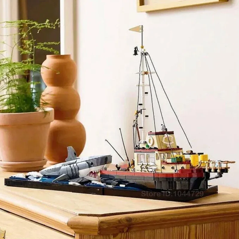 2024 New 21350 Jaws Diorama Boat Shark Pirate Ship Building Blocks Fishing Boat Model Bricks Toys Birthday Gift For Kid