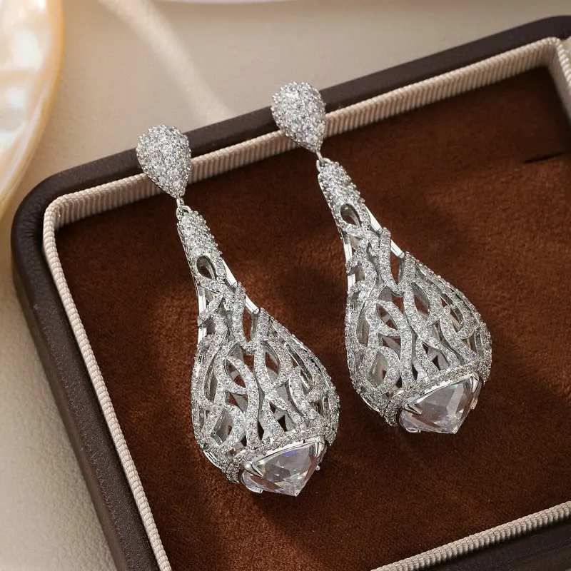 

Bilincolors European and American Light Luxury Heavy Crafted Teardrop Ear Jewelry