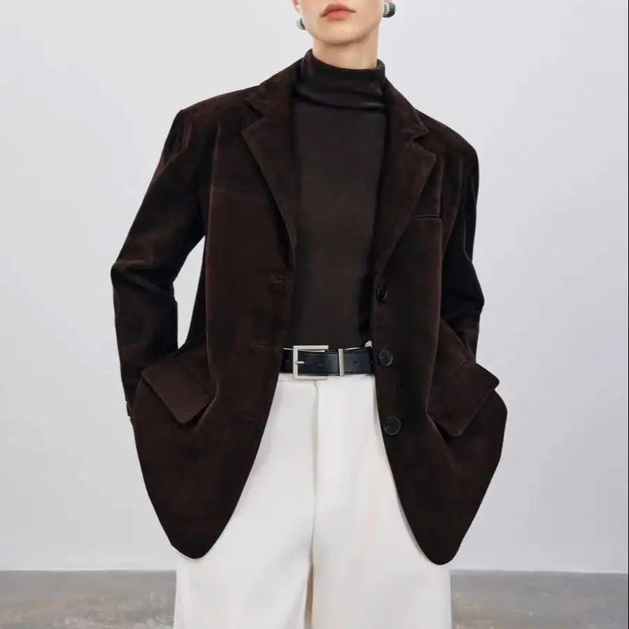 سترة كلاسيكية من جلد الغزال القهوة للنساء 2025 سترة جديدة عالية الإحساس فضفاضة كبيرة الحجم معطف نسائي غير رسمي ملابس الشارع