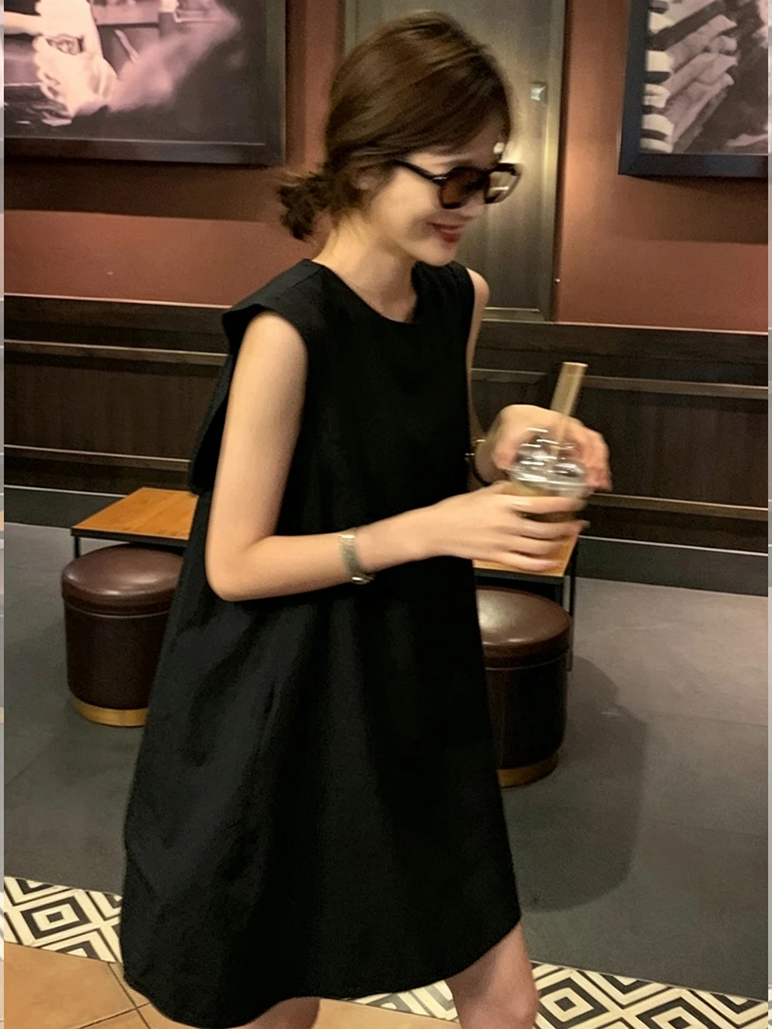 Elegant Black Sleeveless Vest Dress Women's Fashion Simple Style Summer New Arrival High-End Feeling A-Line Casual Dress