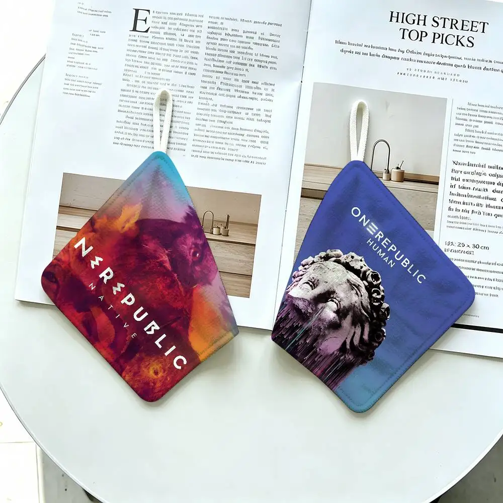 Pop Rock Band Onerepublic Hanging Kitchen Towel, Polyester Cotton Material, Wear Resistant Hand Wiping Towel for Home