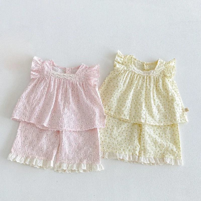 

2026 New Summer Girls' Hollow Jacquard Flying Sleeve Square Neck Doll Shirt and Shorts Two Piece Set