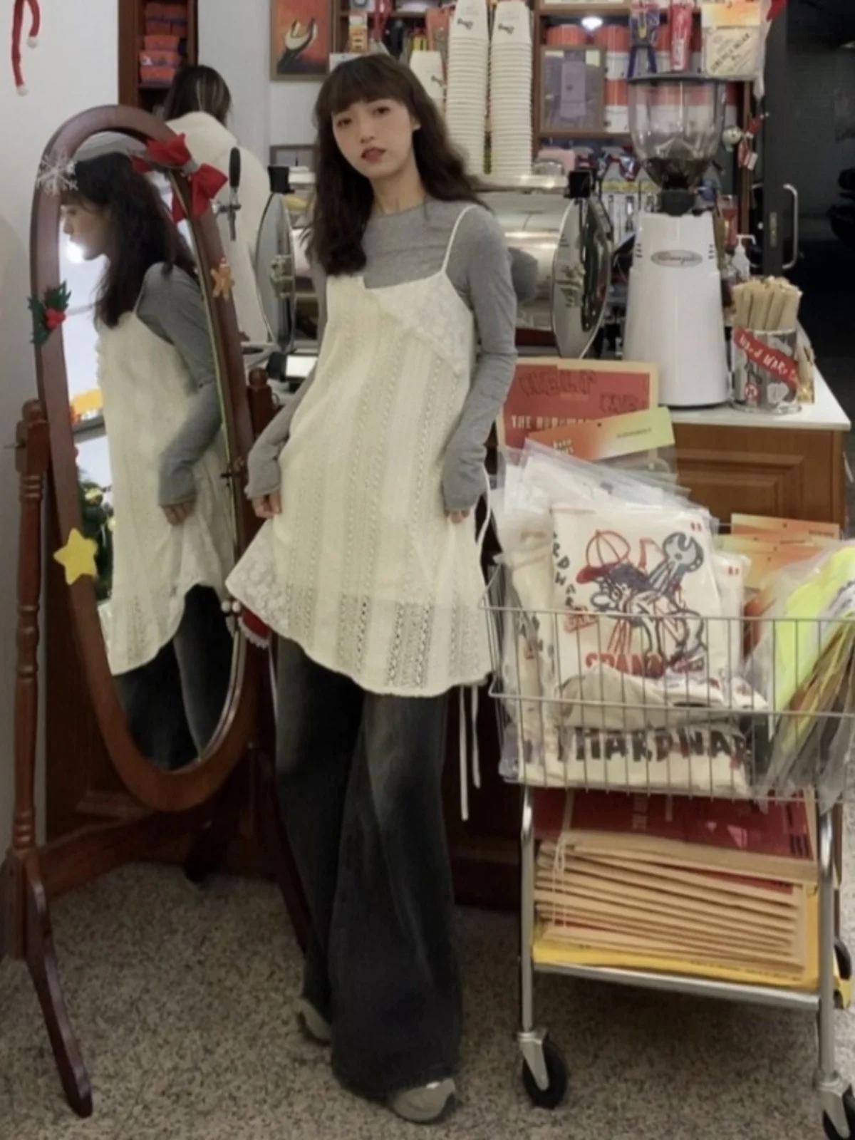 Vestido Plus Size Estilo Coreano com Design de Renda para Mulheres, Novo Vestido Slimming de Outono com Camadas e Sensação At...