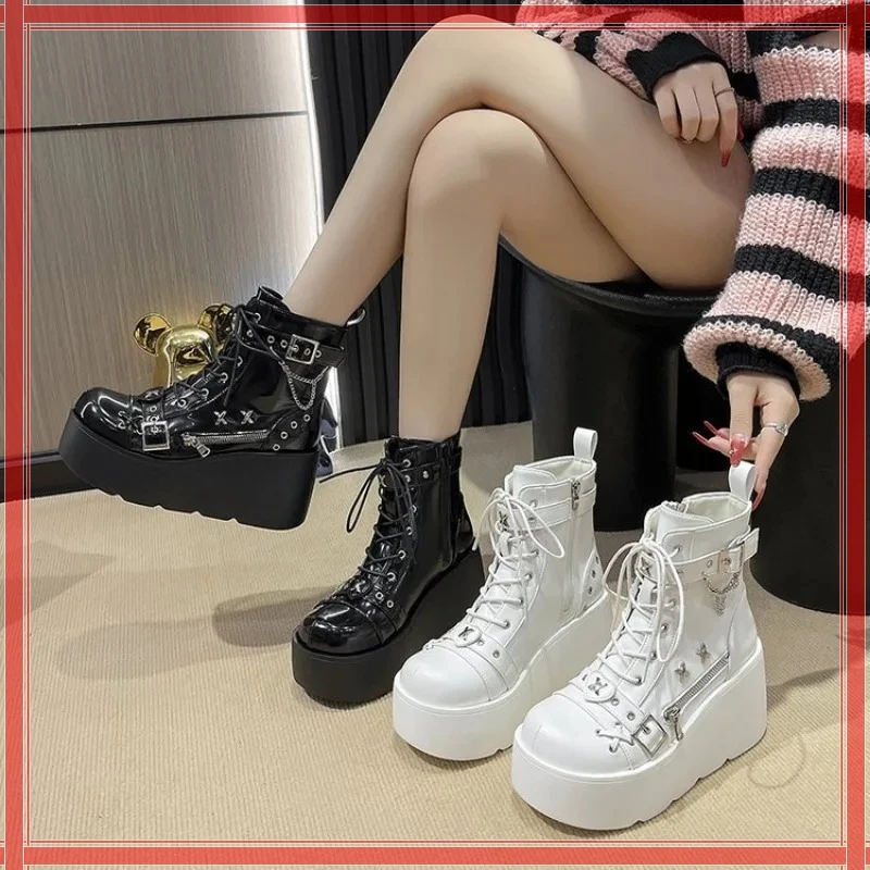 ファッション女性のブーツデザイナーパンクアンクルブーツ新しいゴシックリベットバックル靴女性のためのクールなレトロプラットフォームブーツ Zapatos Mujer