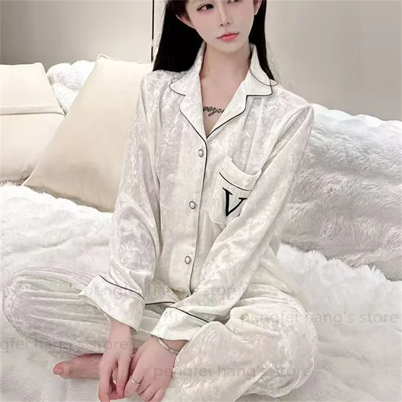 الأزرق القطيفة منامة دعوى النساء الخريف الشتاء جديد بيجامة لينة ملابس المنزل بنطلون دعوى التطريز الخامس منامة فام المتسكعون