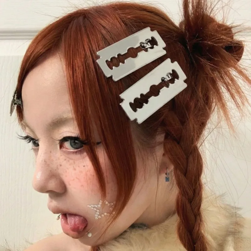 

1/6pcs Cosplay Funny Hair Clip Punk Gothic Blade Design Hair Clips for Halloween Costume Party Subculture Hair Accessories