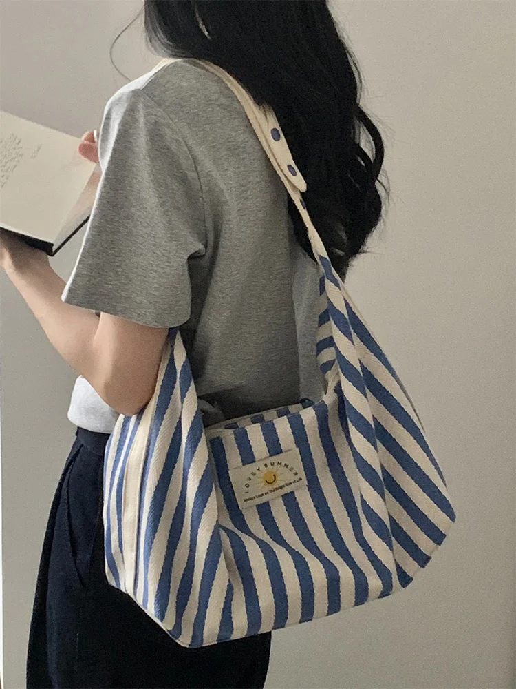 

Fashion Luxury Shoulder Bags 2025 for Women – Designer Style High-End Handbag, Chic Tote, Elegant Look, Soft PU Leather