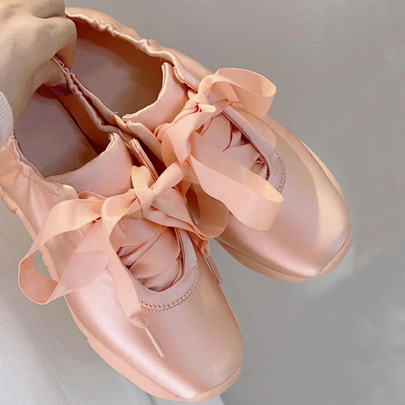 2024 Women Toe Shoe Girl Fashion Sport Pink Training Shoes Leisure Bandage Dancing Everyday Stylist Luxury Silver Fitness Yoga