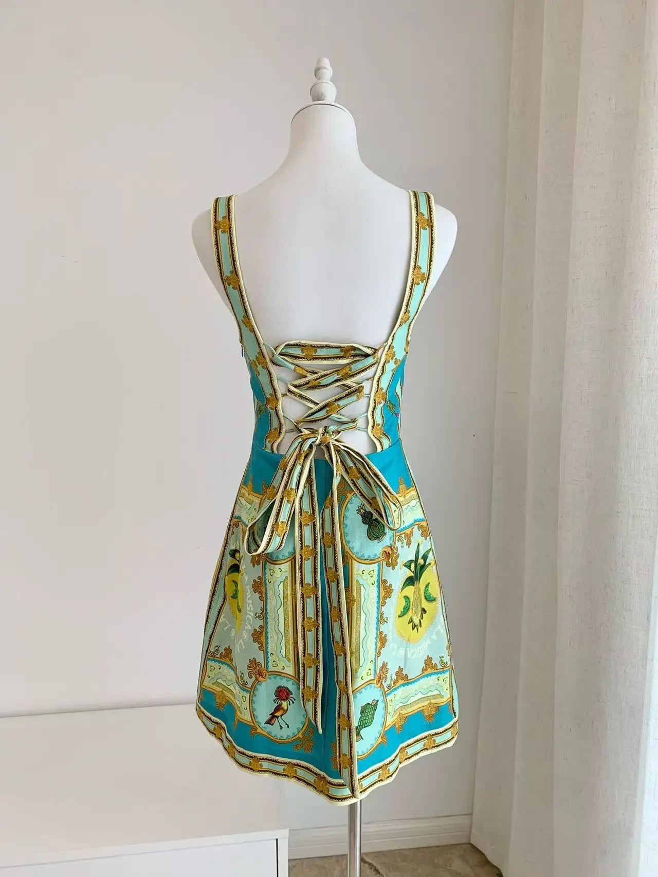 여름 여성 드레스 신상 민소매 레트로 프린트 파티 슬림핏 우아한 스트랩 리본 슬림핏 미니 드레스