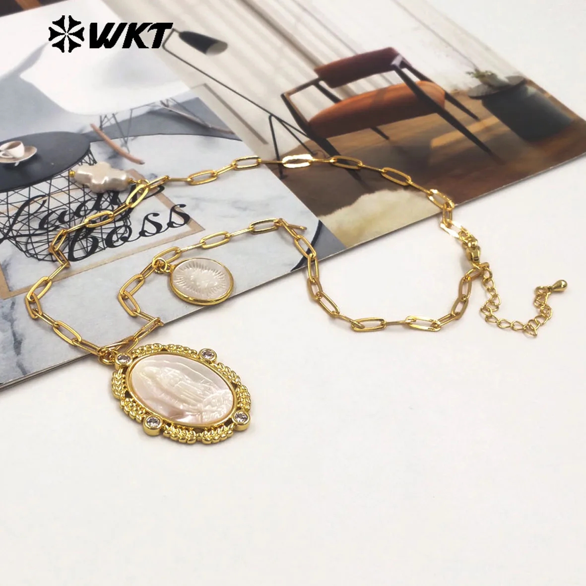 

WT-JN322 High Quality Natural Pearl Shell Necklace 18inch With Real Gold Plated For Girls Precious Gifts