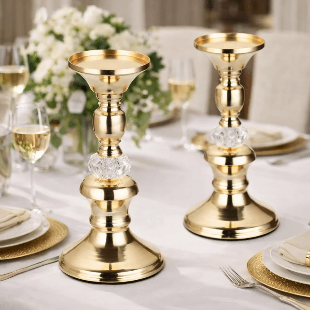 European Style Gold Metal Pillar Candlestick Non-slip Bottom Vintage Candle Stand Different Sizes Table Candle Holder Banquet