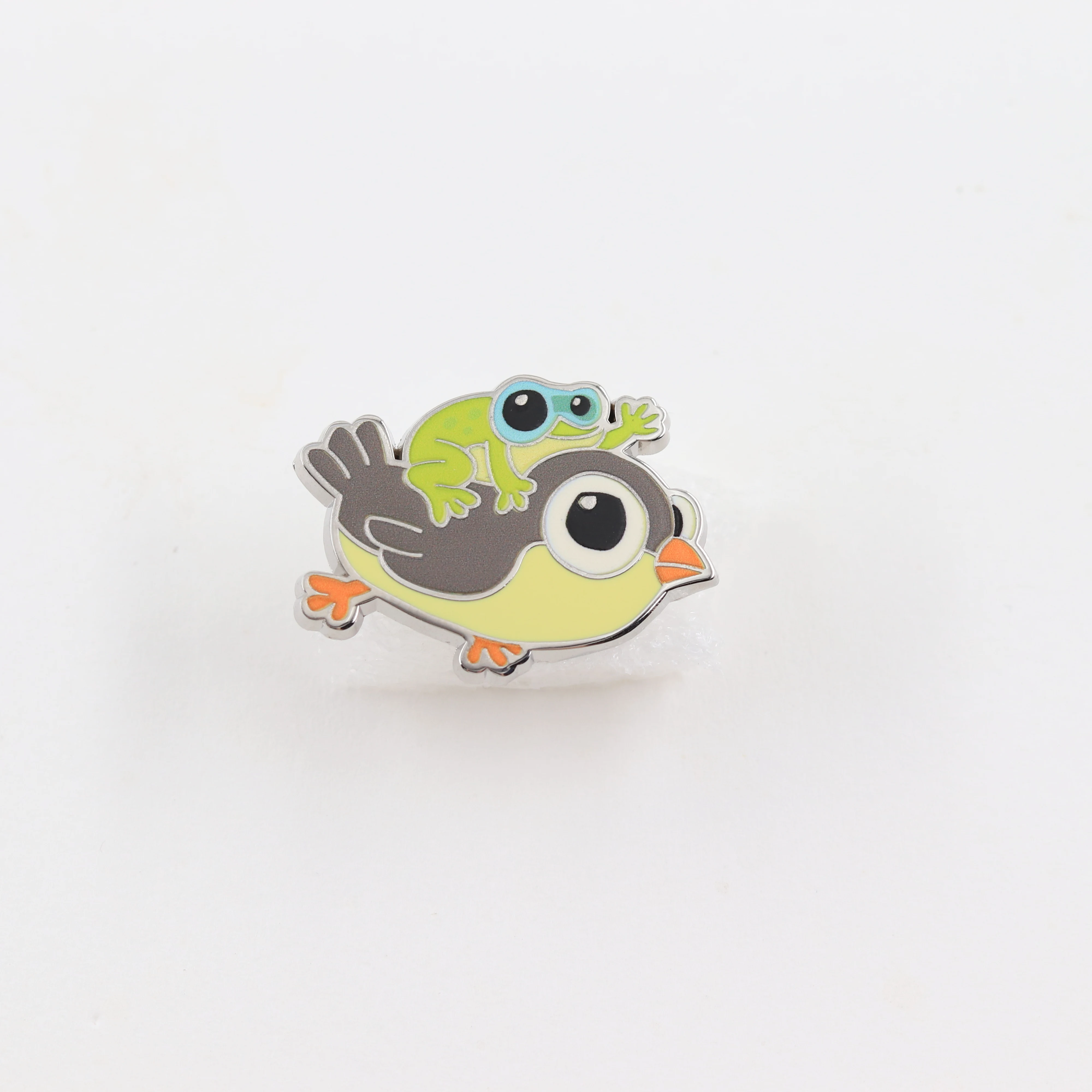 Niedliche Frosch auf Vogel reitende Emaille-Pins Kawaii Tier Frosch mit Fernglas Broschen Lustige Cartoon-Abzeichen Rucksack Anstecknadel Schmuck Geschenk – Detail 10