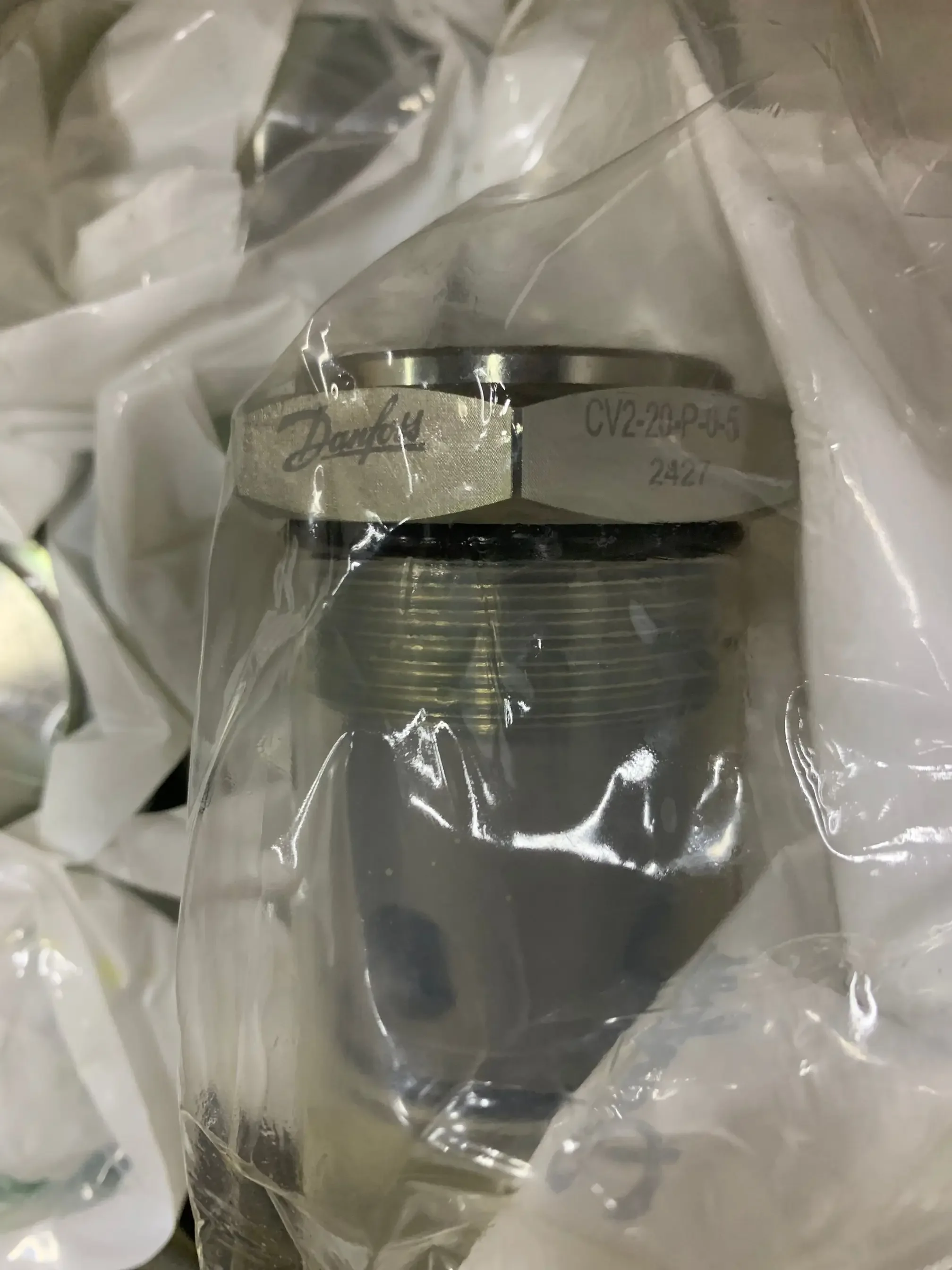 565844 CV2-20-P-0-5 CV2-20 CV2-20-P CV2-20-P-05 CV2 Original Genuine eat on vick ers Cartridge Check Valve CV2 20 P 0 5 DAN FOSS