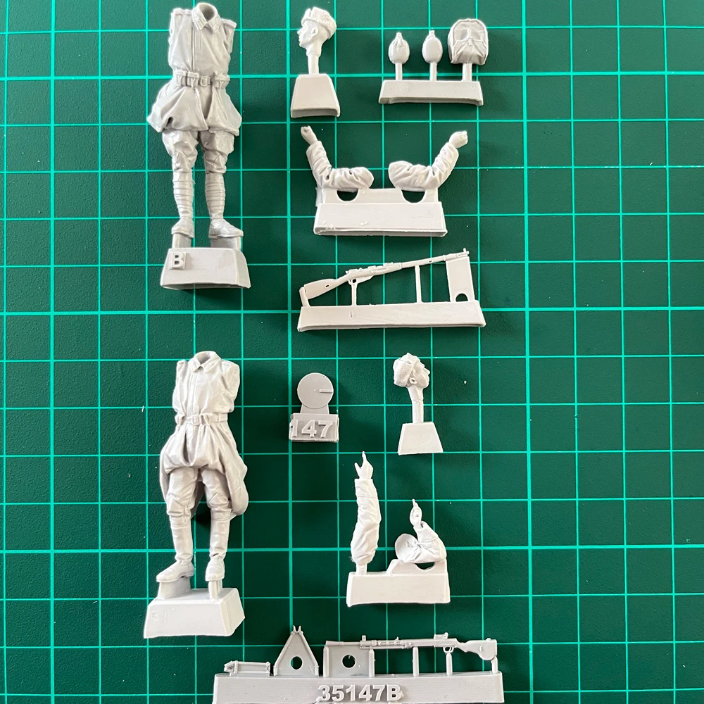 1/35 Resin Model Figure Kits GK , Two People，Military Theme，Unassembled And Unpainted,381C