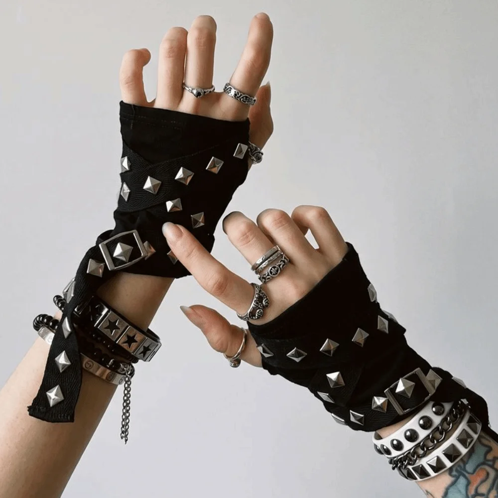 Personalized Harajuku Metal Rivet Gloves Black Hip Hop Punk Wristband Hip hop Y2K Fingerless Mittens Women