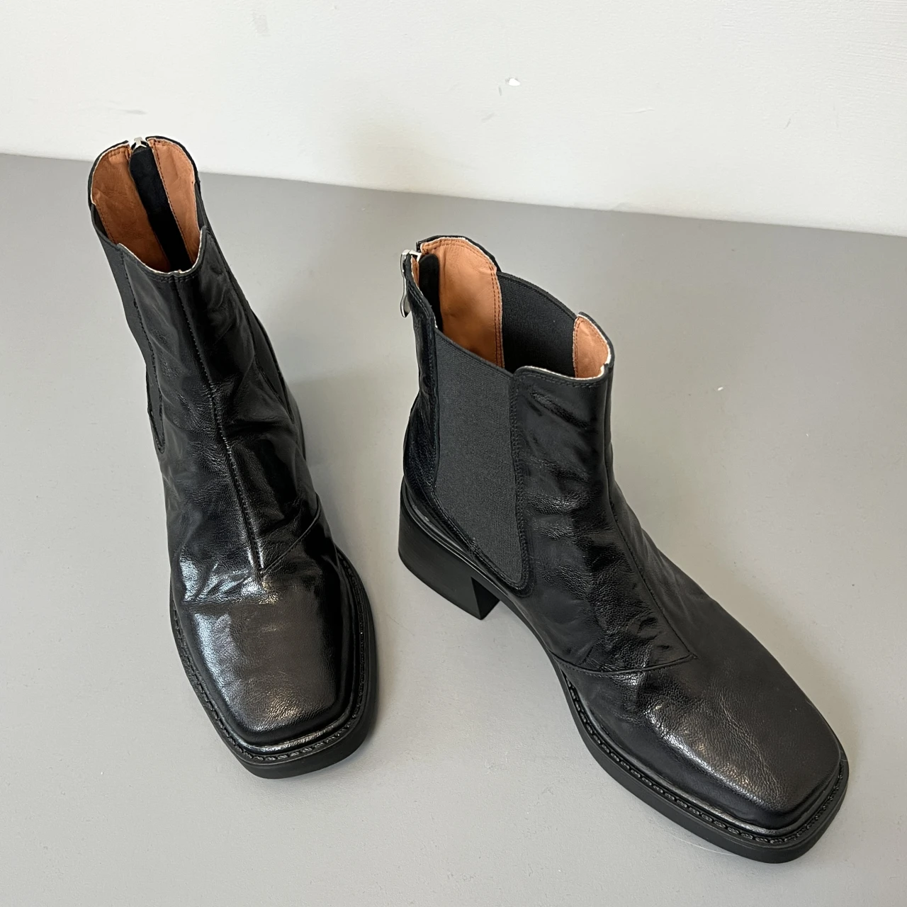 Solid Color Leather Women's Square Toe Ankle Boots Spring and Autumn Minimalist Zipper Design Retro Chelsea Women's Booties