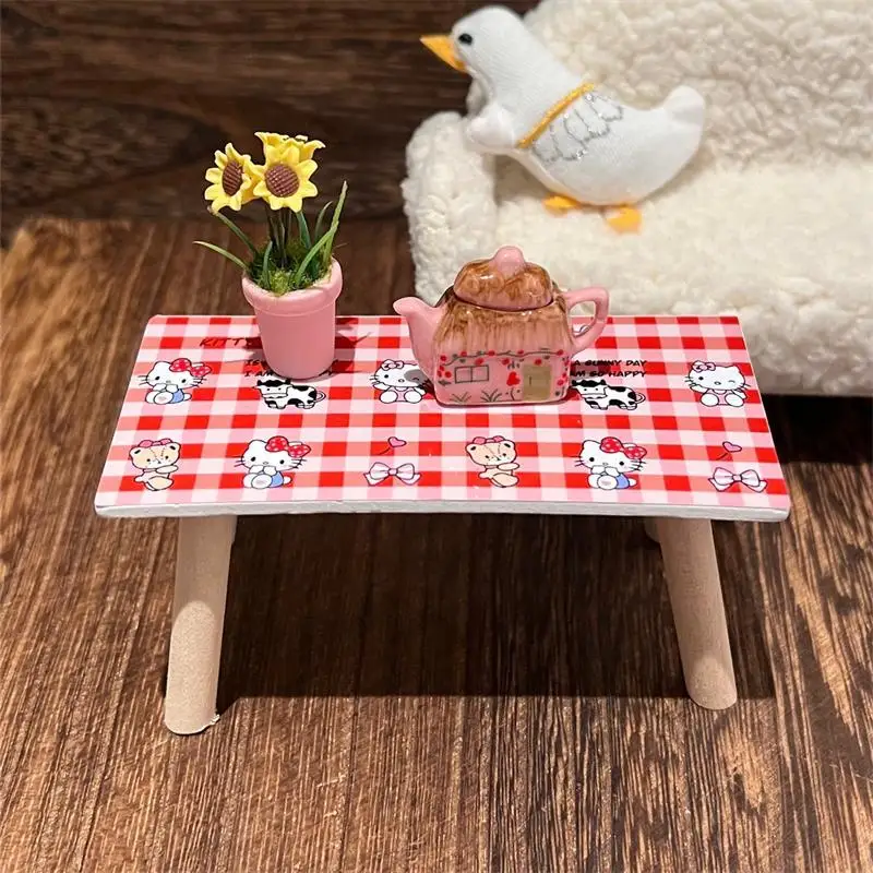 

1/2 комплекта миниатюрных игрушек Sanrio Hello Kitty, деревянный журнальный столик на 4 ножках для ролевых игр, модели детской мебели