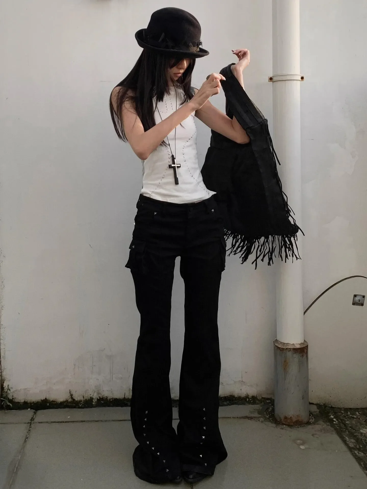 

Vintage Harajuku Y2K Dark Gothic Flare Jeans Women Low Rise Retro Rivet Design Denim Pants 2000s Casual Goth Trousers