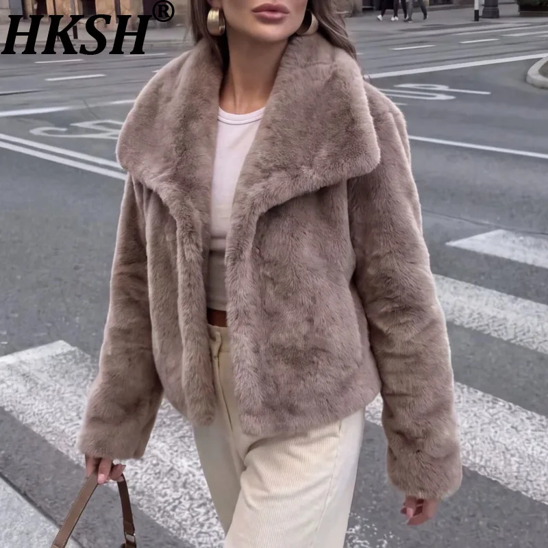HKSH Women Faux Fur Coat Large Turn-Down Collar Solid Color Stylish Pockets Loose Casual Fashion Warm Jackets Winter New HK27576